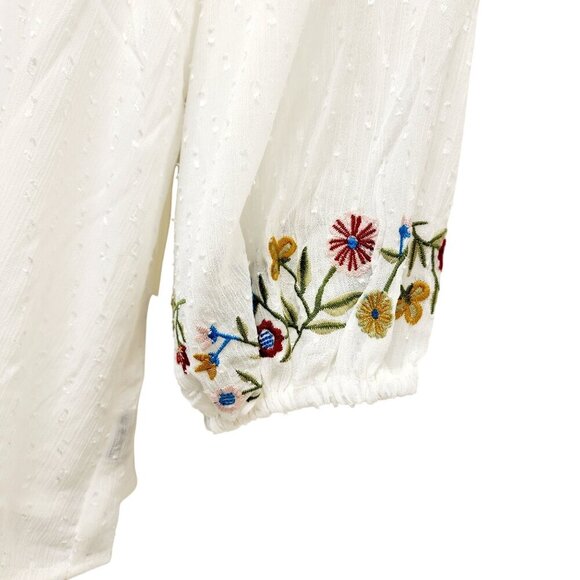 White Peasant Blouse With Floral Embroidery & 3/4 Sleeves By Haute Monde Size M - Picture 8 of 12
